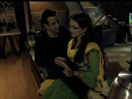 Itna Karo Na Mujhe Pyaar: Neil, Ragini Go Nostalgic; Play Antakshari Together