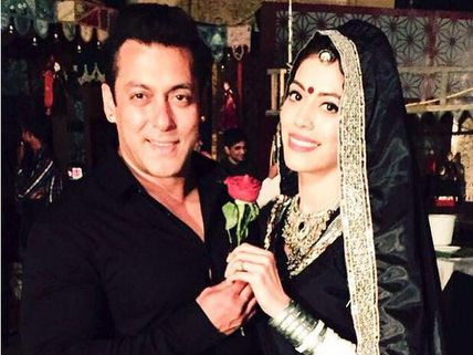 SNAPPED: Salman Khan Kissed By Mystery Girl On Valentines Day