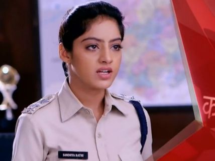 Diya Aur Baati Hum: Will Sandhya Catch Meenakshi, Emily?