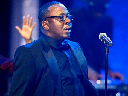 Bobbi Kristina Brown Still In Coma, Dad Bobby Cancels Australia Tour