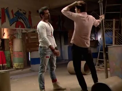 Kumkum Bhagya: Abhi Himself Goes To Rescue Pragya