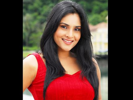 Is Sandalwood Queen Ramya Back In Bangalore? 
