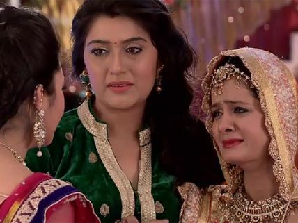 Yeh Hai Mohabbetein: Nikhil Is Publicly Exposed By Amrita