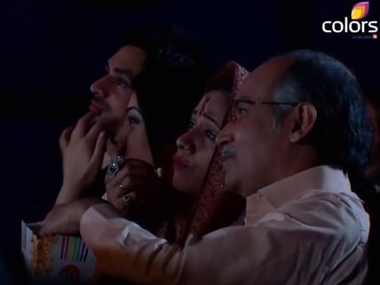 Meri Aashiqui Tum Se Hi: Ishaani-Ranveer Go For Movie Date; To Be Caught By Amba!