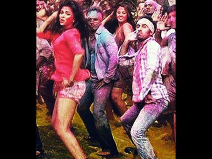 Ranbir Kapoor-Deepika Padukone's Holi Pic; Daddy Gets Angry