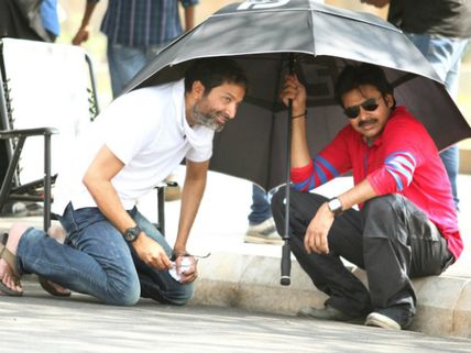 Trivikram To Checkmate Pawan Kalyan With His Heroines