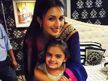 Yeh Hai Mohabbetein: Ishita Escapes With Ruhi