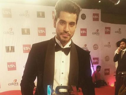Bigg Boss 8 Winner, Gautam Gulati Clarifies Confusion Over His Actual Age!