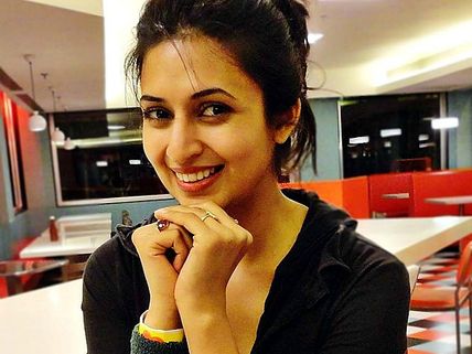 Divyanka Tripathi Defends Ex-Boyfriend Ssharad Malhotraa! 