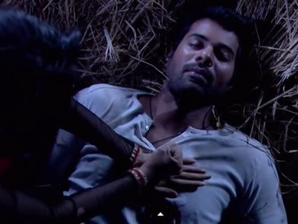Kumkum Bhagya: Pragya’s Desperate Attempt To Save Abhi’s Life