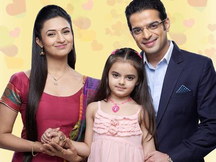 Divyanka Tripathi, Karan Patel's Yeh Hai Mohabbatein Completes 400 Episodes! 