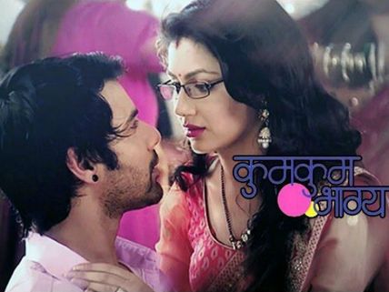 Kumkum Bhagya: Abhi Starts Feeling Shy In Front Of Pragya