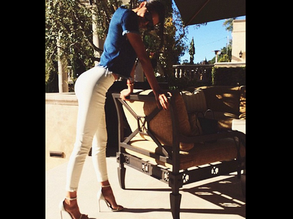 Kendall Jenner Shows Her Bootylicious Figure In A Curvy Pic