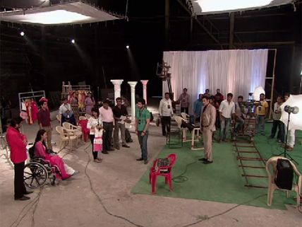 Yeh Hai Mohabbetein: Raman And Ishita Protect Ruhi In Ad Shoot