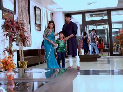 Diya Aur Baati Hum Spoiler: Ved Prefers To Follow Sandhya And Not Sooraj!