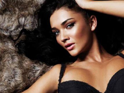 Amy Jackson Overthrows Shruti Haasan, Defeats Nayantara, Tamannaah And Samantha!