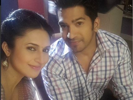 Yeh Hai Mohabbatein's Ishita And Subbu (Amit Tandon) Bond On Sets! 