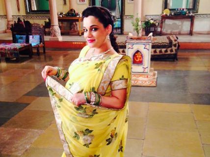 Diya Aur Baati Hum’s Meenakshi Aka Kanika Maheshwari Back To Work!