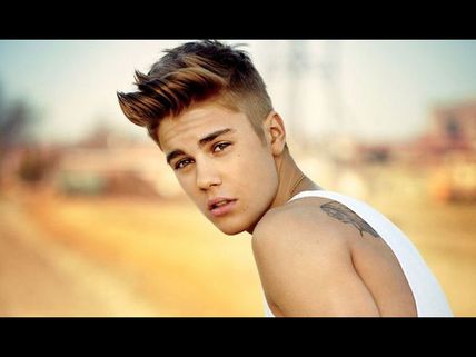 Justin Bieber Crashes At High School Prom; Students Go Crazy