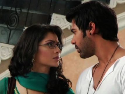 Kumkum Bhagya: Pragya To Sacrifice Her Love Abhi For Tanu!