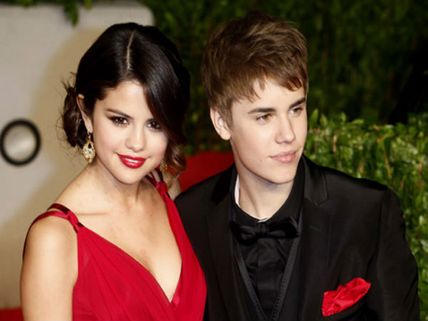 Selena Gomez Thinking To Date Justin Bieber Again!