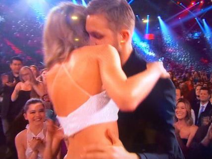 Billboards 2015: Taylor Swift & Calvin Harris Kiss Post 'Bad Blood' Premiere