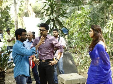 SHOCKER: T.R Pressurizes Pandiraj To Complete Idhu Namma Aalu Without Giving Him The Money?