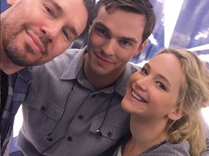 Jennifer Lawrence & Nicholas Hoult Reunite For X-Men: Apocalypse