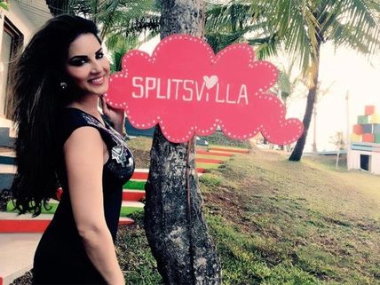 Sunny Leone Shoots For MTV Splitsvilla 8 On A Beach: See PICS 