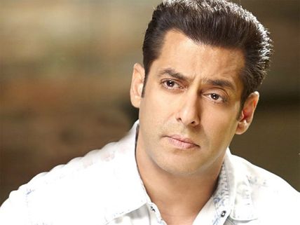 Salman Khan Angry With Fans, Gives Them Warning
