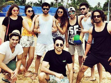 What’s Karan Wahi Doing In Goa With Friends?