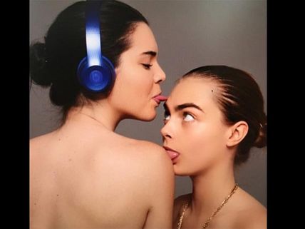 Topless Kendall Jenner & Cara Delevingne Are Licking Each Other