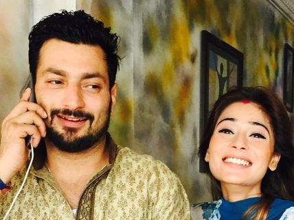 Is Sara Khan Married To Rishabh Tondon?
