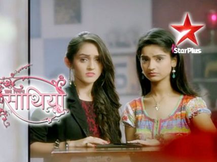 Saath Nibhana Saathiya’s Meera Aka Tanya Sharma & Vidya Aka Sonam Lamba’s Real Catfight!