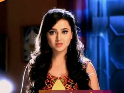 Swaragini: Ragini To Dress Like Swara To Impress Lakshya!