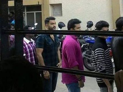 Prithviraj And Indrajith Watch Premam!