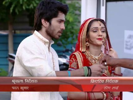 Saath Nibhana Saathiya: Sanskar Tries To Fool Modi Family To Meet Meera!