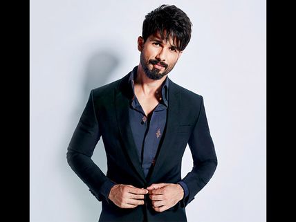 Shahid Kapoor To Invite Alleged Ex Girlfriends-Kareena, Priyanka, Sonakshi, Vidya To His Wedding