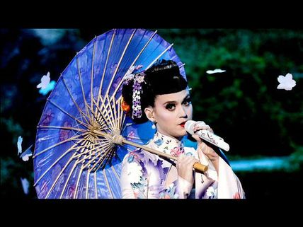 Katy Perry Takes Advantage, Disses Taylor Swift After Nicki Minaj's Twitter Feud