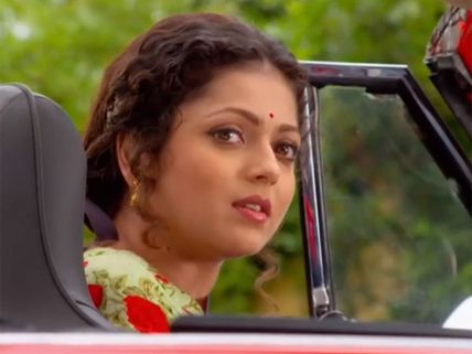 Ek Tha Raja Ek Thi Rani: Gayatri And Ranaji's Cars Almost Crash!