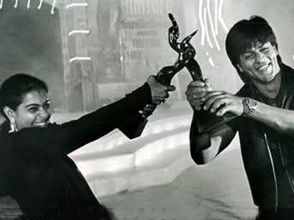 Flashback: Shahrukh Khan And Kajol’s Adorable Pictures From Filmfare Awards