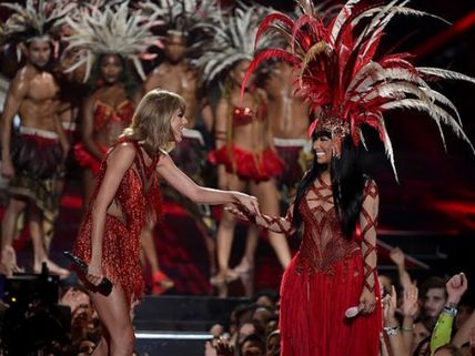 No Bad Blood Between Taylor Swift & Nicki Minaj, Watch Them Perform Together At VMAs!