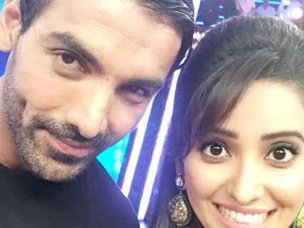 Not Rithvik Dhanjani, Look Who Is Indian Idol Junior’s Host Asha Negi’s ‘Pehla Pyaar’!