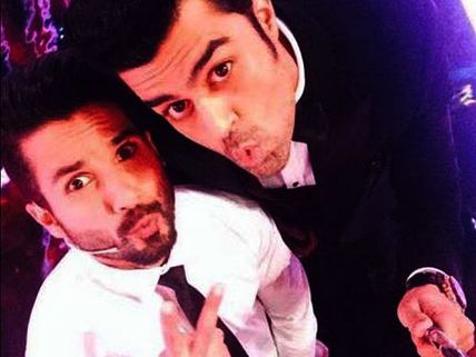 Manish Paul Upsets Shahid Kapoor With Inappropriate Joke On Jhalak Dikhhla Jaa 8? 