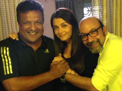 PICS! Aishwarya Rai Bachchan Was In Tears, After Wrapping Jazbaa Final Shoot!  