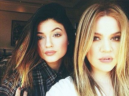 Watch: Khloe Kardashian & Kylie Jenner Twerk To Anaconda