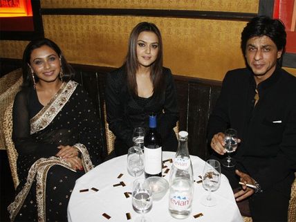 Flashback Pictures: Shahrukh Khan, Rani And Preity At The After Party of Veer Zara's Premiere
