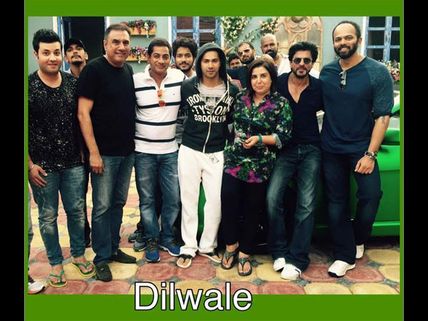 When Shahrukh Khan Looked Much Hotter Than Varun Dhawan On The Sets Of Dilwale!  