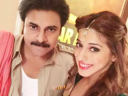 Pawan Kalyan-Lakshmi Rai's Selfie At Sardaar Gabbar Singh Sets Shakes Twitter