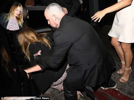 Cameron Diaz's Date Night Turns Embarrassing, Trips Outside Restaurant